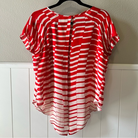 PARKER • 100% Silk Red & White Short Sleeve Open Back Blouse - Picture 2 of 7